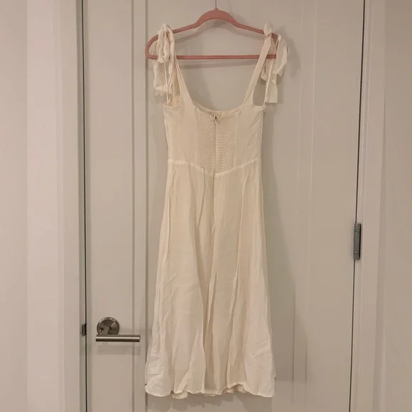 Elegant White Tie-Shoulder Midi Dress - Picture 6 of 9